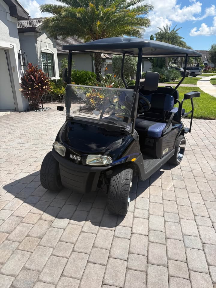 Golf cart service request coordination in Bradenton, Florida